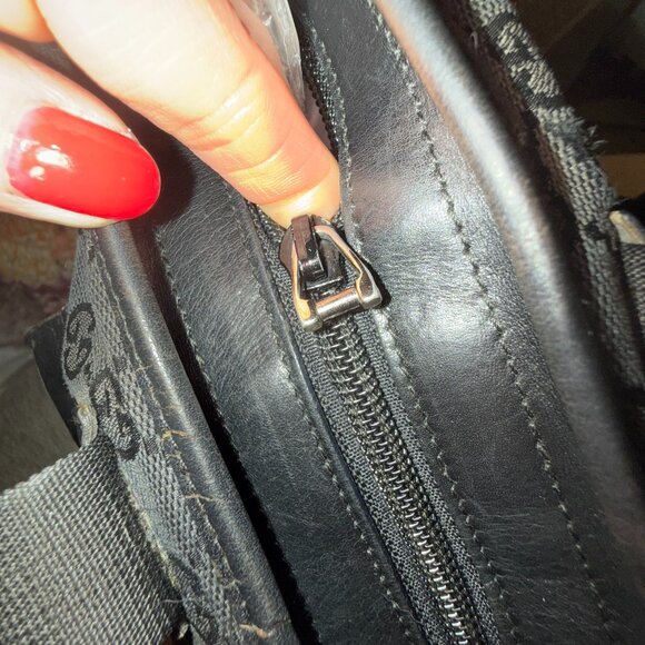 GUCCI Vintage Signature GG Canvas/Leather Tote Bag (REHAB- NEEDS SOME LOVE) - Picture 4 of 16